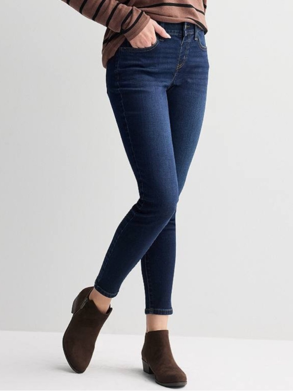Sonoma Women’s Goods for Life Mid Rise Pull On Skinny Super StretchJeans Size 10
